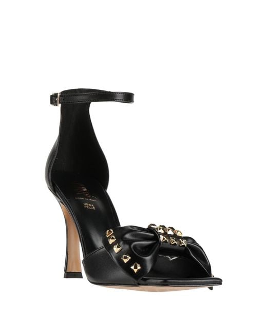 Ovyè Black Sandals