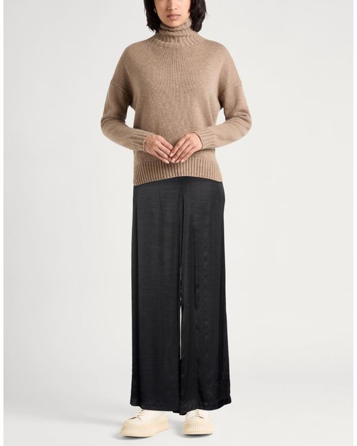 Kaos Black Pants