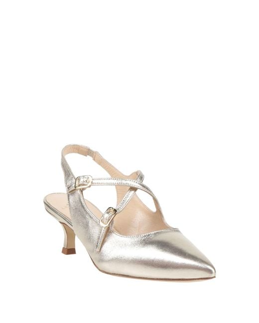 LE FABIAN White Pumps