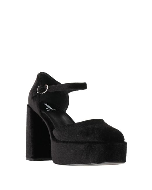 Jeannot Black Pumps