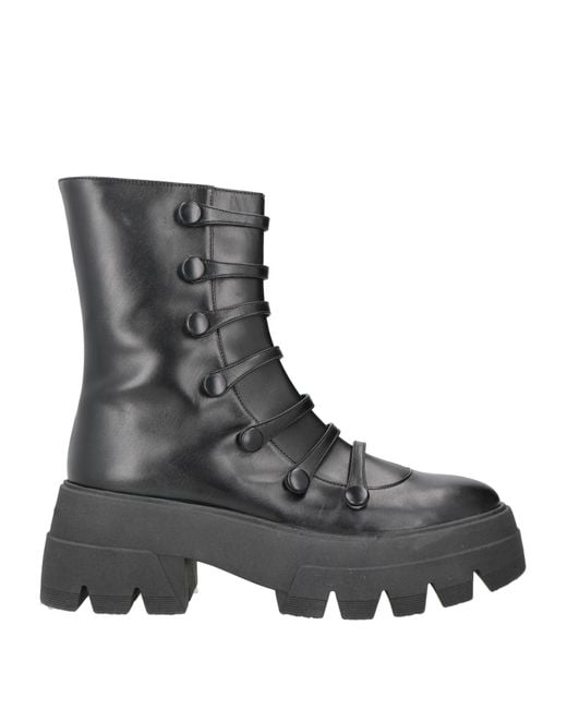 Andrea Wazen Black Ankle Boots Leather