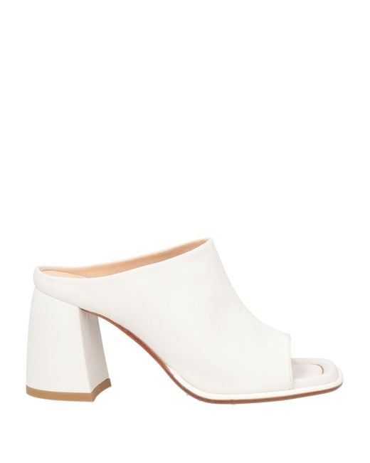 Laura Bellariva White Sandals