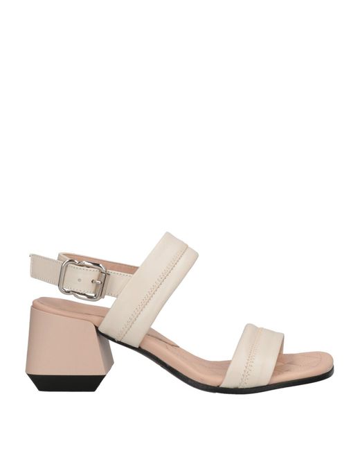 Janet & Janet Sandals in Natural | Lyst
