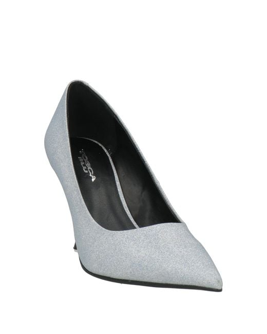 Tosca Blu White Pumps