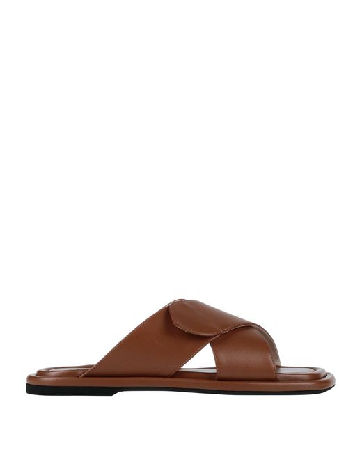 N°21 Brown Sandals