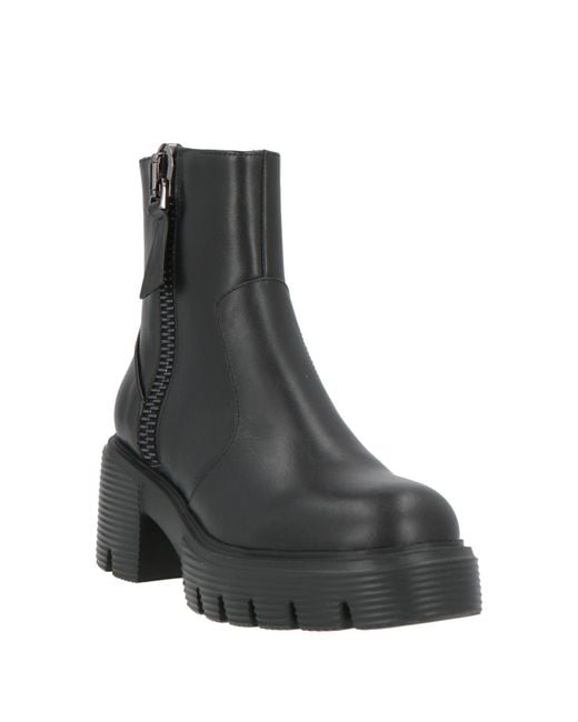 Jeannot Black Ankle Boots Leather