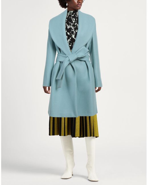 Hanita Blue Mantel