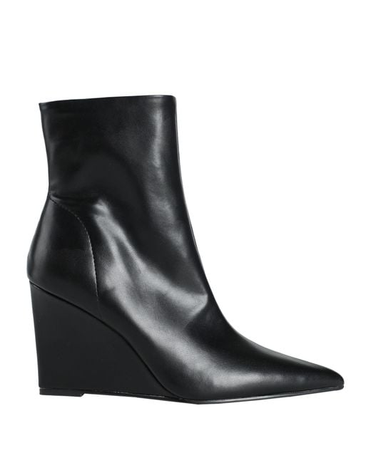 Steve Madden Black Stiefelette
