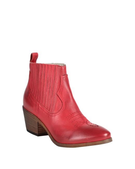 JE T'AIME Red Ankle Boots
