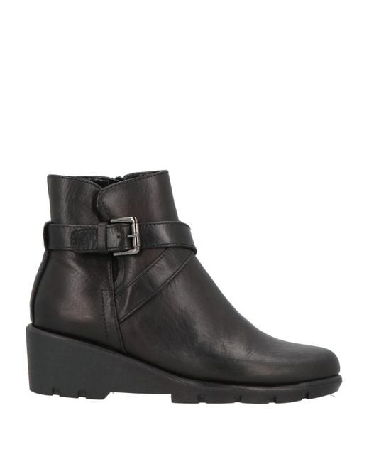 The Flexx Black Ankle Boots