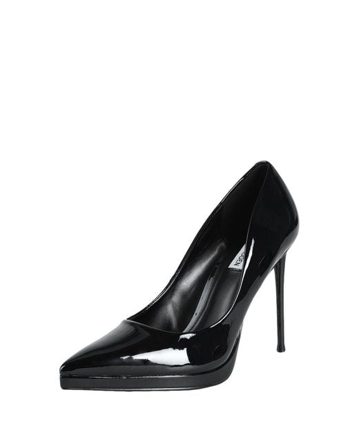 Steve Madden Black Pumps