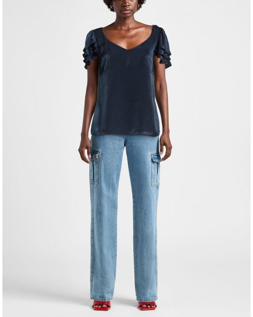 Siste's Blue Top