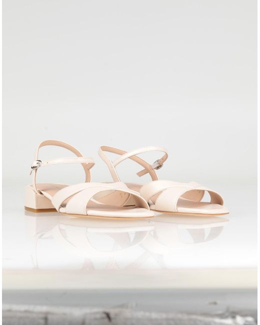 Sandali di Stuart Weitzman in Natural