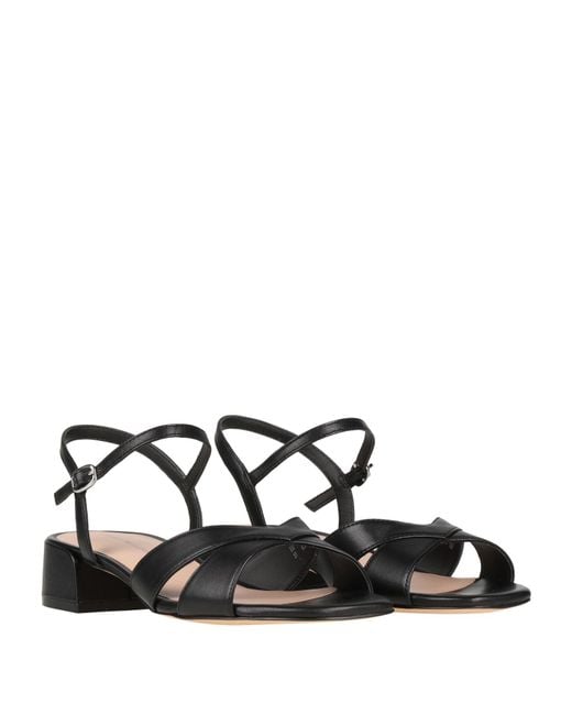 Stuart Weitzman Black Sandale