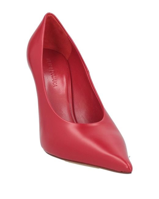 Nensi Dojaka Pink Pumps