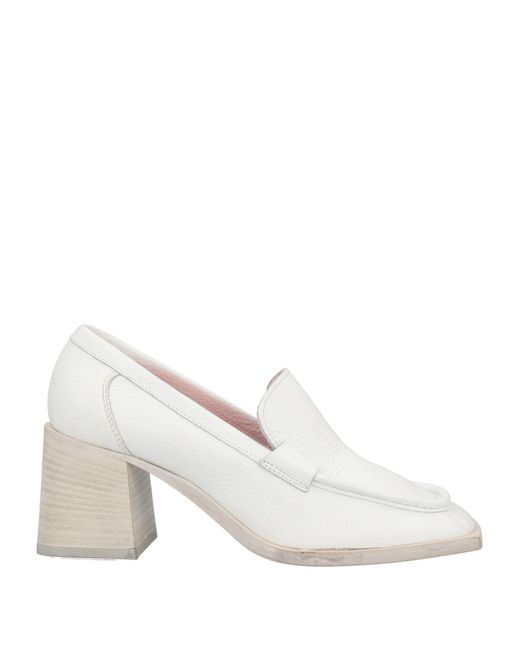 Lemarè White Loafer