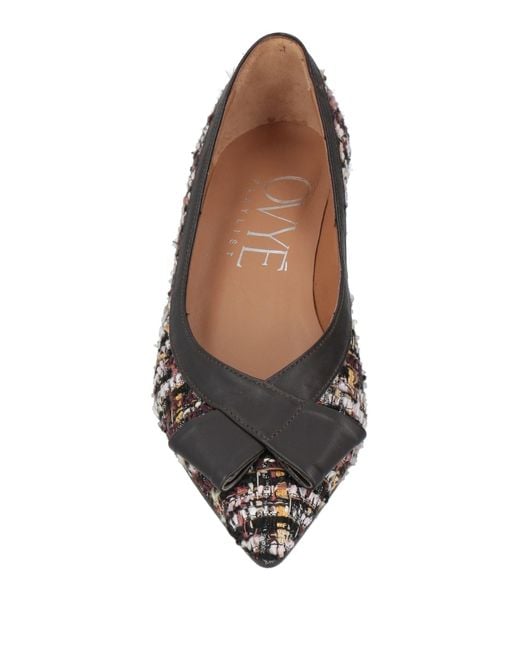 Ovyè Brown Pumps