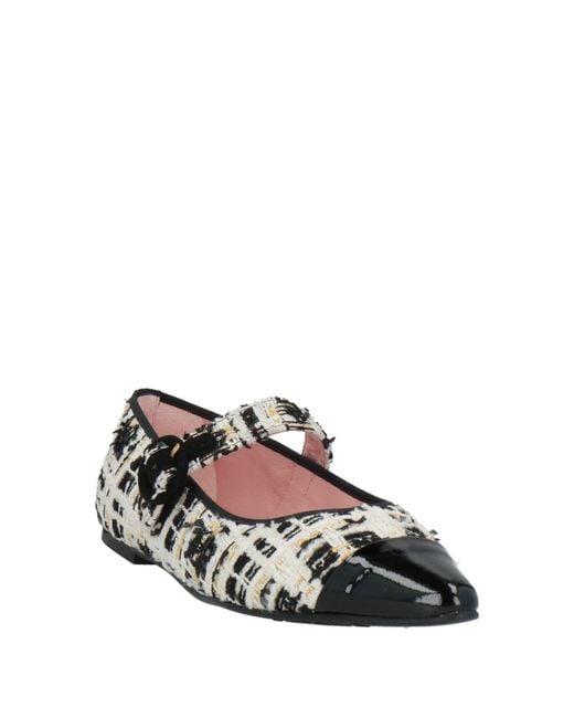 Pretty Ballerinas White Ballet Flats