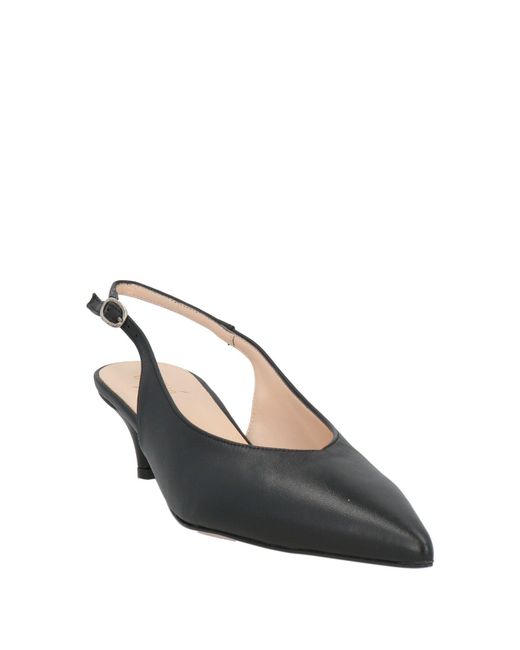 Ovyè Black Pumps Leather