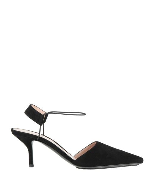 Giorgio Armani Black Pumps