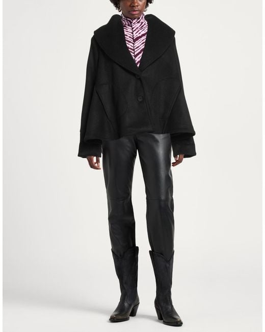 Kaos Black Coat