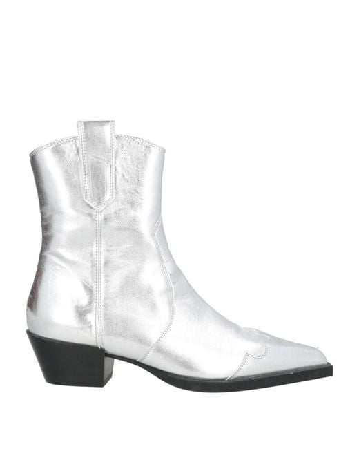 COPENHAGEN White Ankle Boots