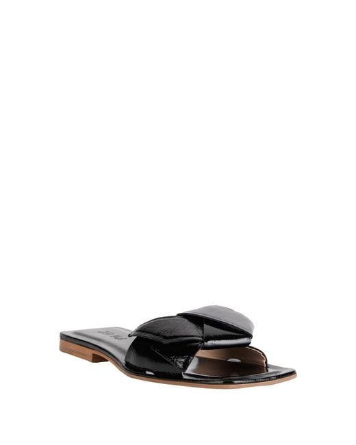 Zinda White Sandals