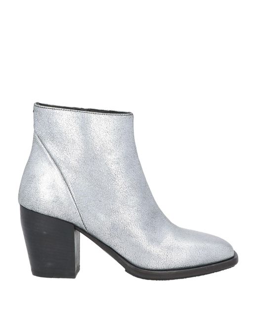 Pantanetti White Ankle Boots