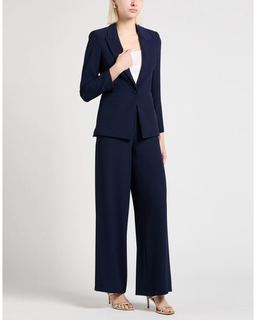 Kaos Blue Suits