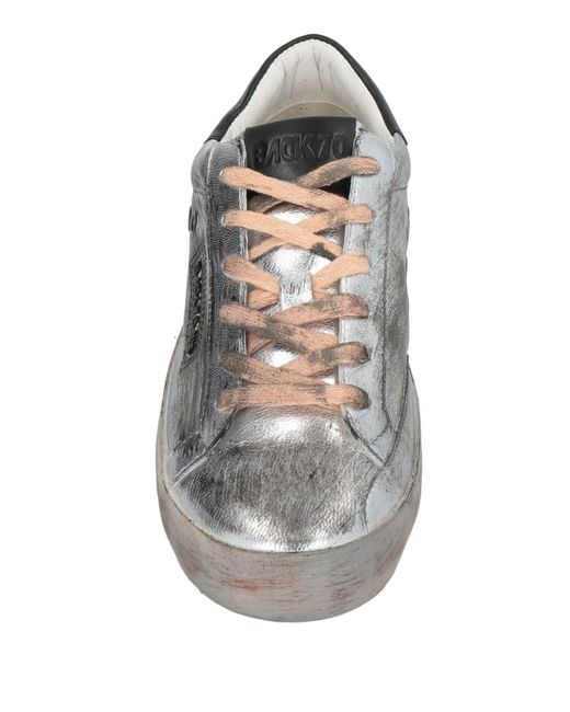 Back 70 White Trainers