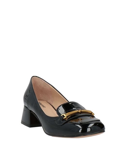 Lola Cruz Black Loafers Leather