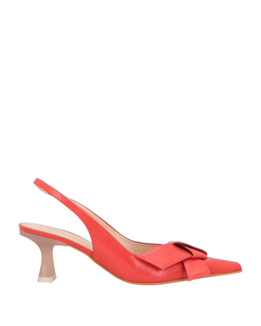 Zinda Red Pumps