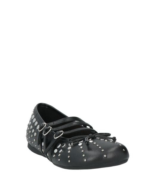 Ovyè Black Ballet Flats