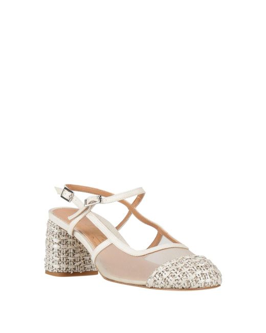 J.A.P. JOSE ANTONIO PEREIRA White Pumps