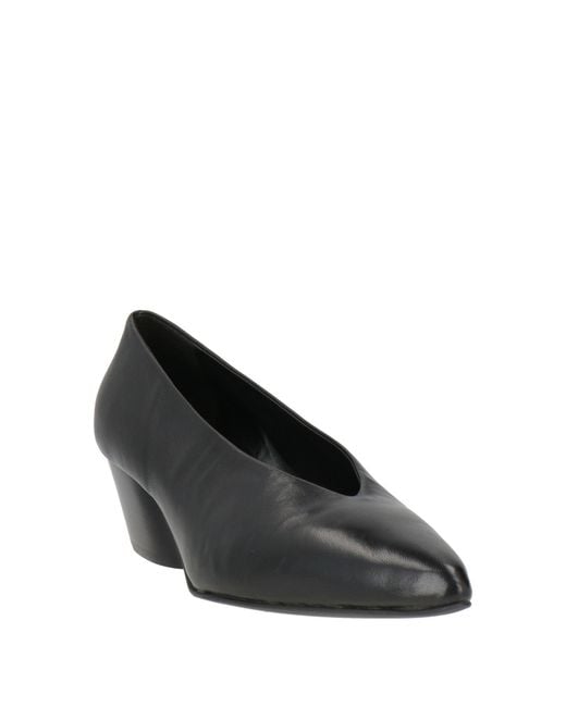 Halmanera Black Pumps