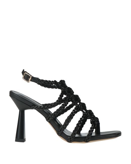 Emanuélle Vee Black Thong Sandal Leather