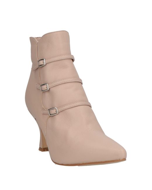 Ovyè Brown Stiefelette