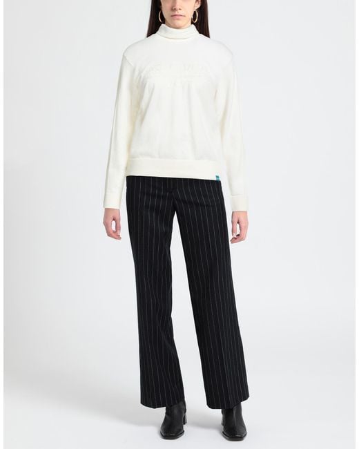 Uyn White Turtlenecks