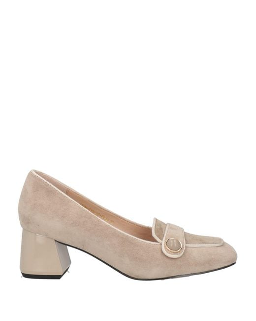Emanuélle Vee Natural Loafer