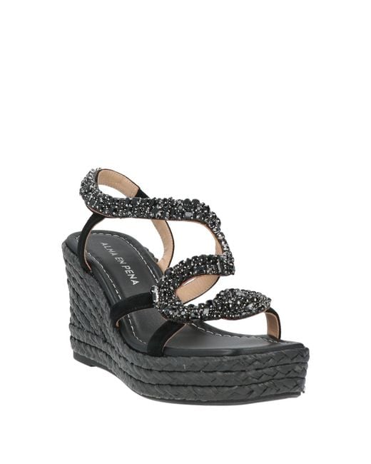 Alma En Pena. Black Sandals