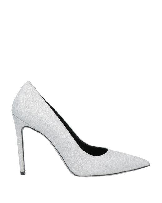 NCUB White Pumps