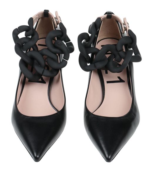 N°21 Black Pumps