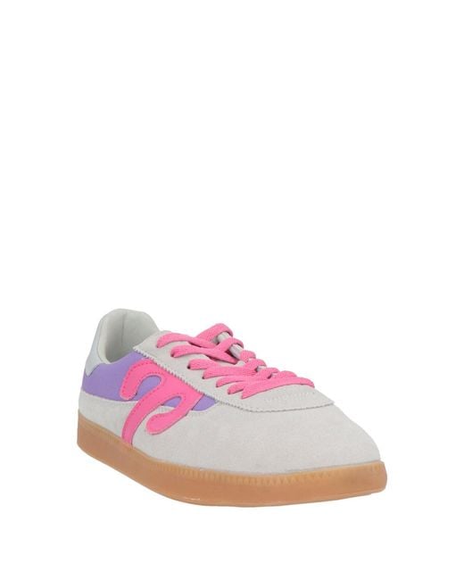 Wushu Ruyi Pink Trainers