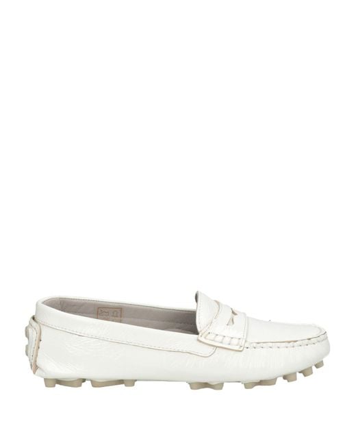 Emanuélle Vee White Loafer