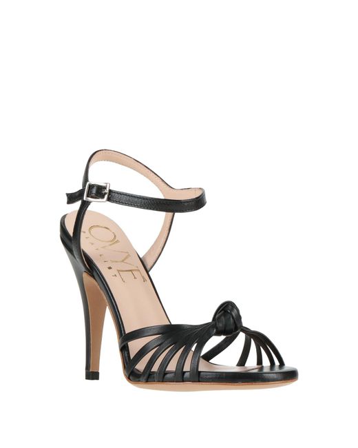 Ovyè Black Sandals Leather