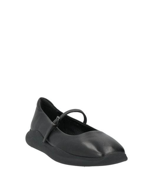 Emanuélle Vee Black Ballet Flats Leather