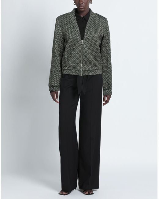Caractere Black Jacket