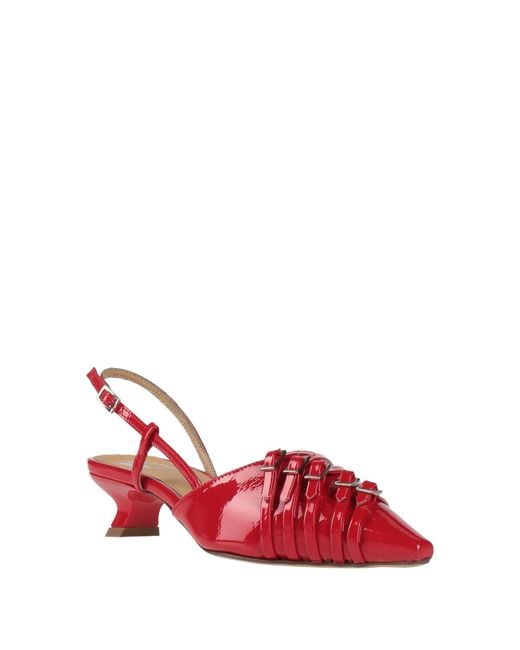 06 Milano Red Pumps