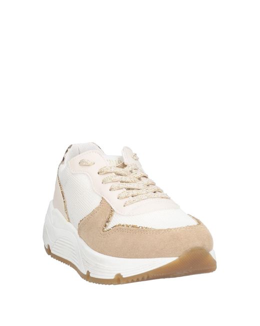 Ovyè White Trainers