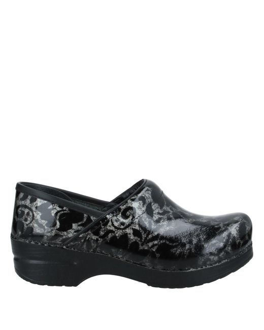 dansko black clogs
